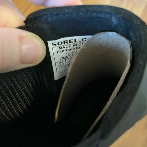 Sorel Joan of Arctic wedge Chelsea boots black leather 10.5 NWT - Picture 2 of 3